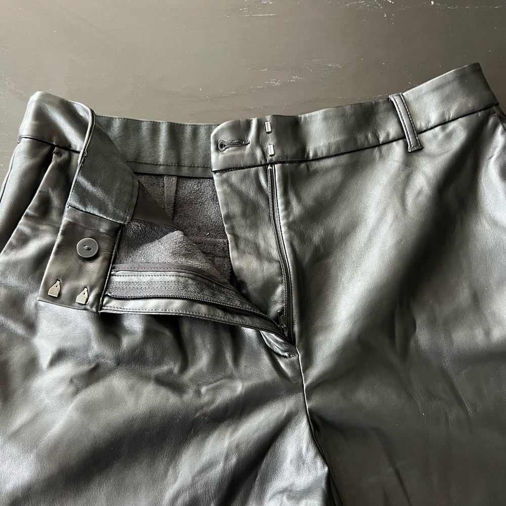 HIGH RISE LEATHER SHORTS - Picture 2 of 4